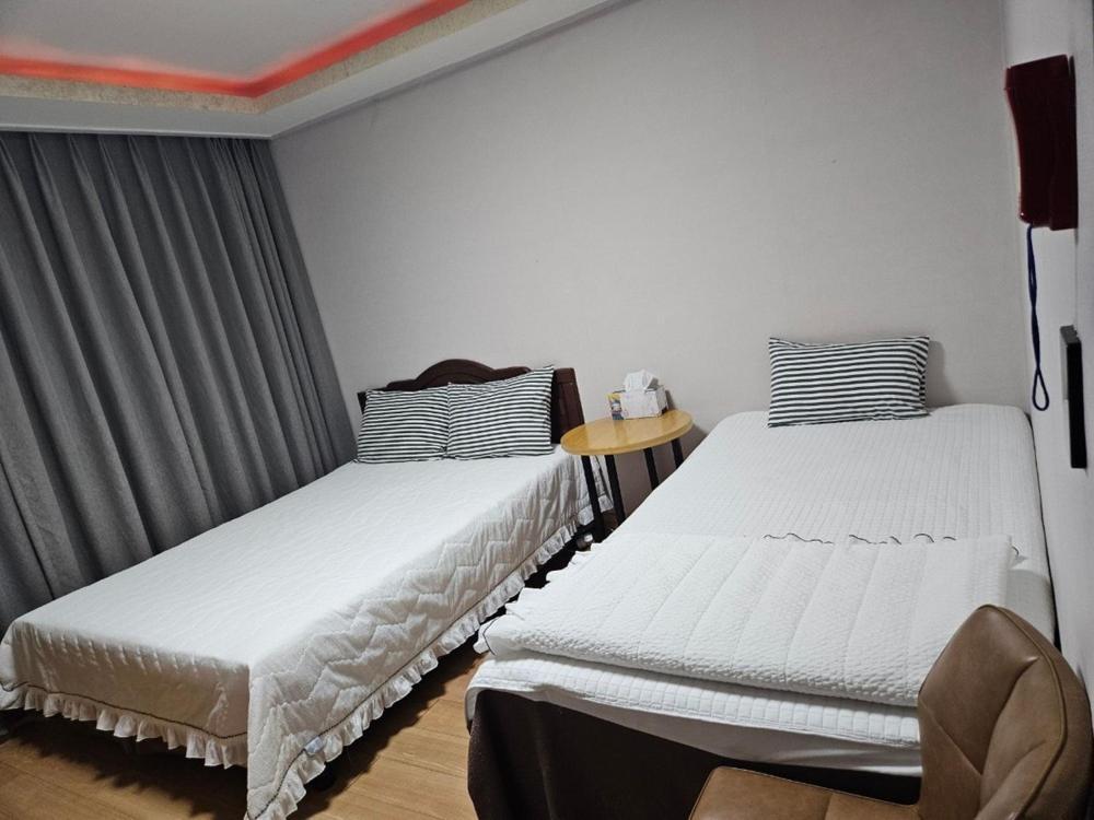 Inje Baekdam Stay Tourist Hotel חדר תמונה