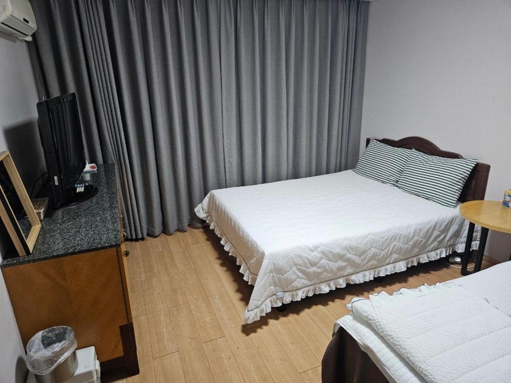 Inje Baekdam Stay Tourist Hotel חדר תמונה